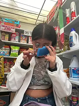 StrawberryPink  online show from February 27, 2026, 11:32 am