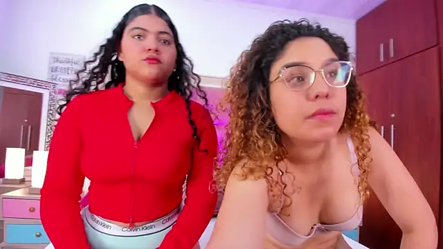 AllisonAdams  online show from April 24, 2026, 8:00 pm