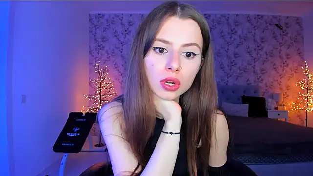 Snapshot of Hot_Molly5 chatting on May 8, 2026, 6:57 pm Hot Molly5 online show from May 8, 2026, 6:57 pm