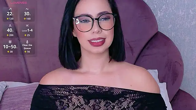Snapshot of Sienna-Gold chatting on June 3, 2026, 2:33 pm Sienna-Gold online show from June 3, 2026, 2:33 pm