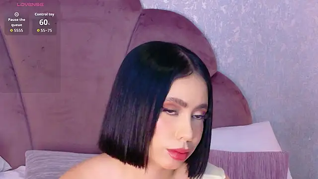 Snapshot of Sienna-Gold chatting on July 8, 2026, 1:15 pm Sienna-Gold online show from July 8, 2026, 1:15 pm