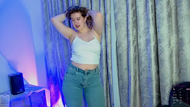 LilianBliss online show from February 3, 2026, 9:42 pm