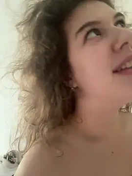 Snapshot of LilianBliss chatting on July 16, 2026, 8:31 am LilianBliss online show from July 16, 2026, 8:31 am