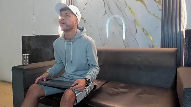 Angel Villareal online show from March 15, 2026, 5:24 am