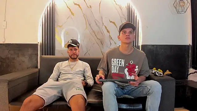 Angel Villareal online show from March 17, 2026, 4:17 am