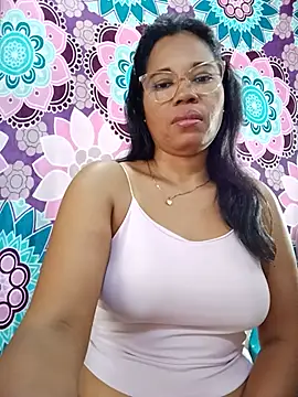 Snapshot of Yandris_1212 chatting on July 4, 2026, 1:39 pm Yandris 1212 online show from July 4, 2026, 1:39 pm