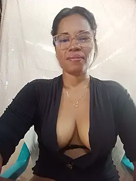 Snapshot of Yandris_1212 chatting on July 13, 2026, 2:09 pm Yandris 1212 online show from July 13, 2026, 2:09 pm