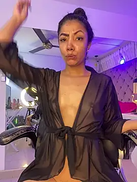 Snapshot of Auri__ chatting on July 15, 2026, 7:41 pm Auri online show from July 15, 2026, 7:41 pm