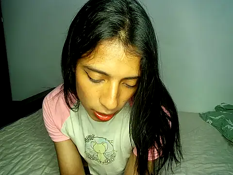 Snapshot of andy_bby chatting on May 4, 2026, 2:40 am andy bby online show from May 4, 2026, 2:40 am