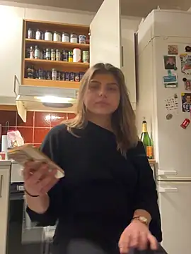 Snapshot of justsomeoneuknow chatting on February 7, 2026, 6:44 pm justsomeoneuknow online show from February 7, 2026, 6:44 pm