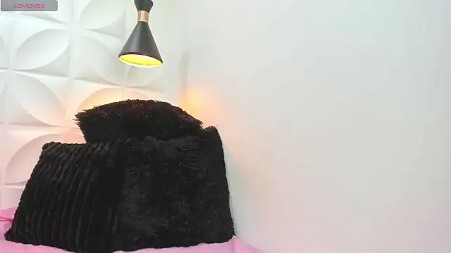 zaira skinny online show from March 2, 2026, 3:30 am