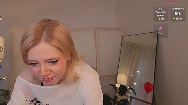 MoonlightAsuna online show from February 15, 2026, 1:52 pm