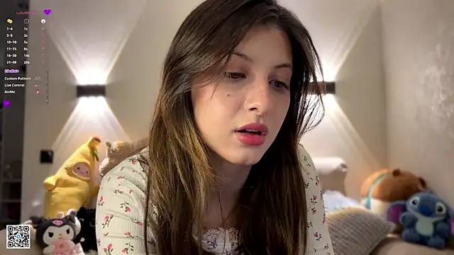 LouiseChavez online show from April 22, 2026, 2:07 pm