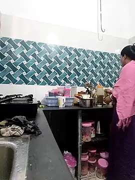 Hot-Tinaa online show from February 27, 2026, 2:33 am