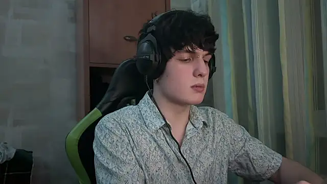 DenBunnyy online show from February 4, 2026, 5:52 pm