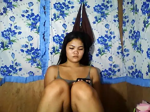 Snapshot of PinaySkinnyJust18 chatting on May 13, 2026, 10:06 pm PinaySkinnyJust18 online show from May 13, 2026, 10:06 pm