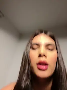 Lily WellGifted online show from April 17, 2026, 7:50 pm