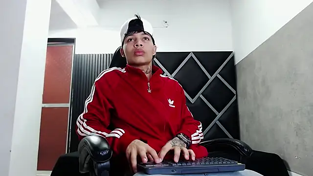 Snapshot of Dogan_Renzo0 chatting on January 17, 2026, 8:01 pm Dogan Renzo0 online show from January 17, 2026, 8:01 pm