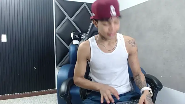 Snapshot of Dogan_Renzo0 chatting on February 4, 2026, 7:42 pm Dogan Renzo0 online show from February 4, 2026, 7:42 pm