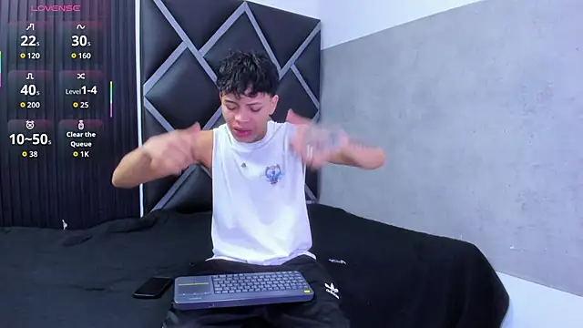 Snapshot of Dogan_Renzo0 chatting on March 16, 2026, 11:47 am Dogan Renzo0 online show from March 16, 2026, 11:47 am