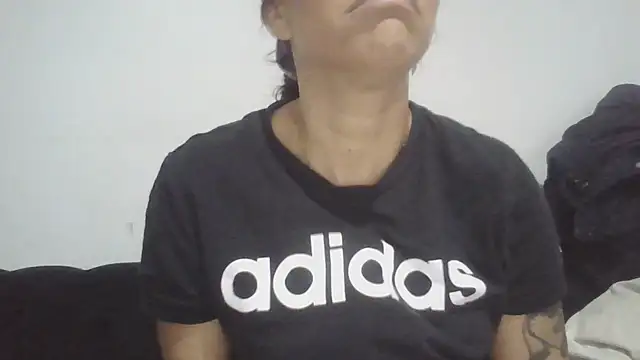 Dolcezzastella online show from February 19, 2026, 7:37 am