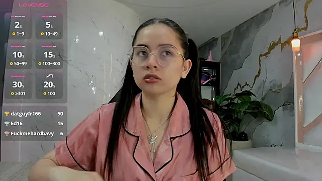 Qetsyah tf online show from April 30, 2026, 1:28 pm