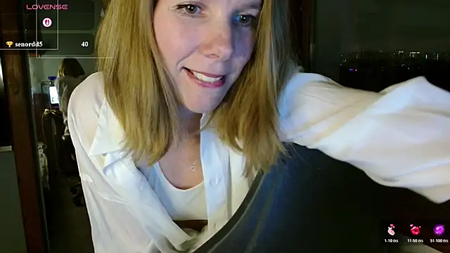 Daisy Lovely online show from May 1, 2026, 4:33 pm