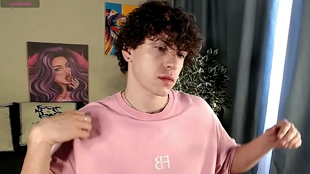 TylerGibson online show from May 6, 2026, 3:46 am