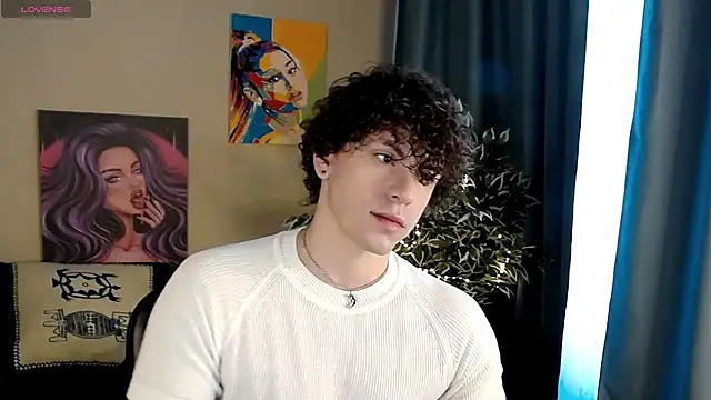 Snapshot of TylerGibson chatting on May 7, 2026, 4:40 am TylerGibson online show from May 7, 2026, 4:40 am