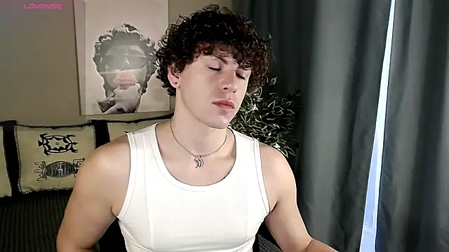 Snapshot of TylerGibson chatting on May 16, 2026, 2:52 am TylerGibson online show from May 16, 2026, 2:52 am