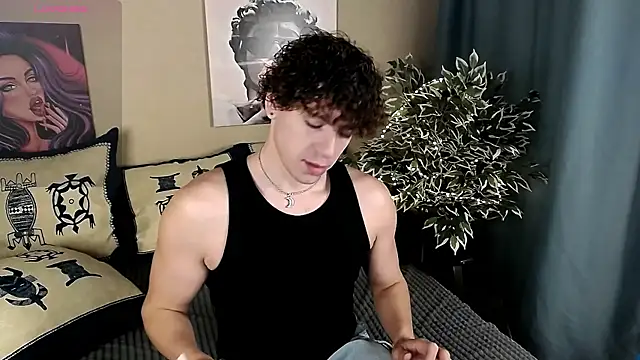 Snapshot of TylerGibson chatting on May 17, 2026, 5:05 am TylerGibson online show from May 17, 2026, 5:05 am