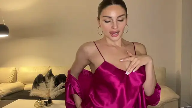 RoxelleSilvara69 online show from June 9, 2026, 10:54 pm