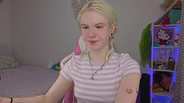Mia WaterFall online show from April 26, 2026, 3:37 am