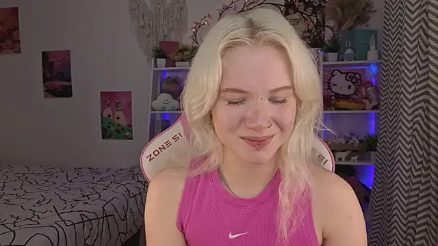 Snapshot of Mia_WaterFall chatting on June 1, 2026, 3:19 am Mia WaterFall online show from June 1, 2026, 3:19 am