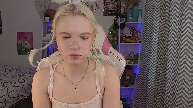 Snapshot of Mia_WaterFall chatting on June 5, 2026, 3:24 am Mia WaterFall online show from June 5, 2026, 3:24 am