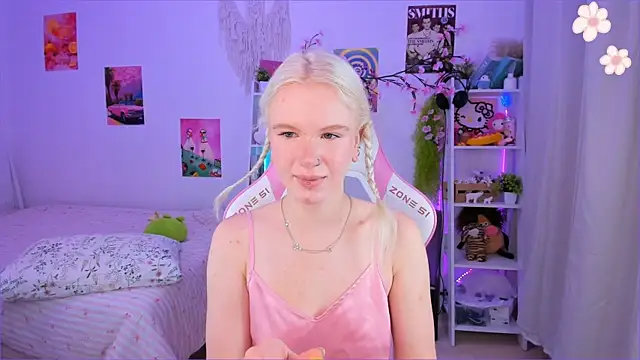 Mia WaterFall online show from July 29, 2026, 3:26 am