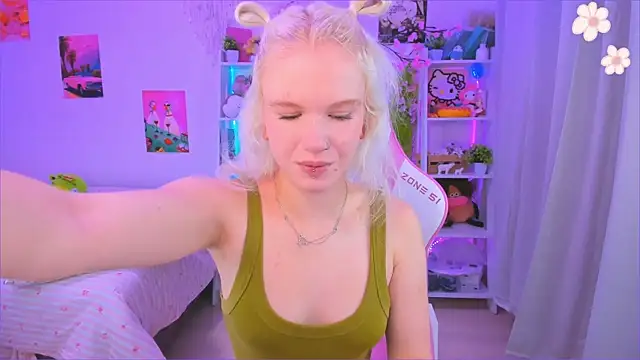 Mia WaterFall online show from August 5, 2026, 3:31 am