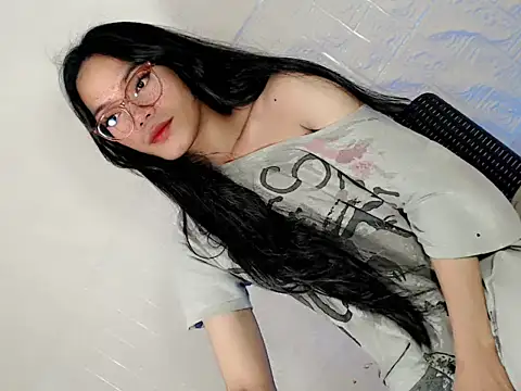 Urhotfucking veronica1 online show from April 18, 2026, 1:15 pm