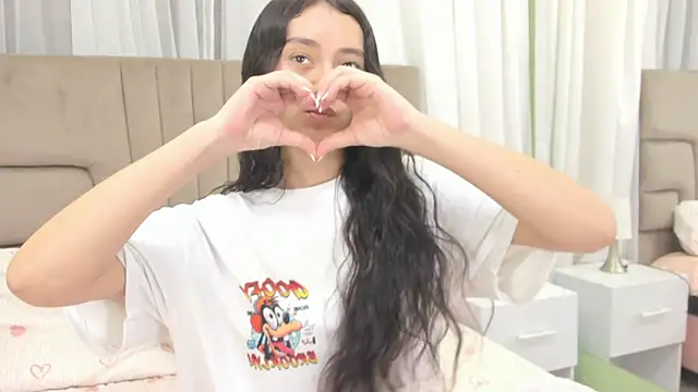 Snapshot of isabella_nowa chatting on April 10, 2026, 11:59 am isabella nowa online show from April 10, 2026, 11:59 am