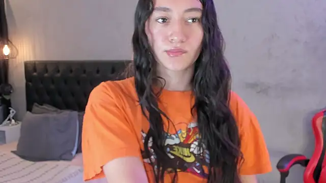 Snapshot of isabella_nowa chatting on April 18, 2026, 11:25 am isabella nowa online show from April 18, 2026, 11:25 am