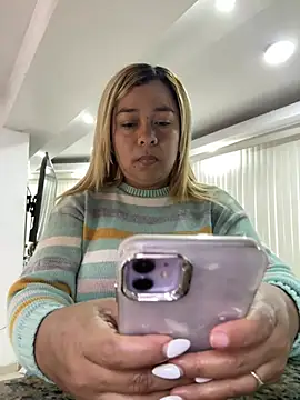 veronica414 online show from March 3, 2026, 2:12 pm