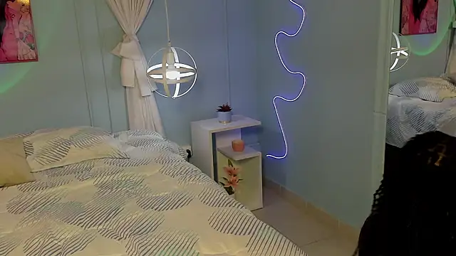 naomi campell online show from February 2, 2026, 7:45 pm