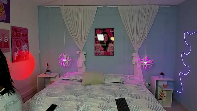 naomi campell online show from February 4, 2026, 7:20 pm