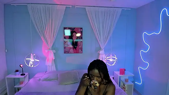 naomi campell online show from March 5, 2026, 7:43 pm