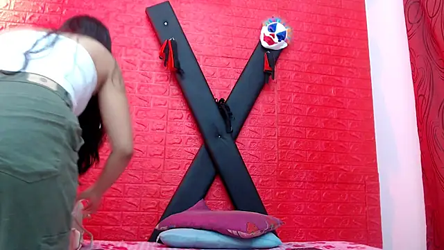 juliette18rose online show from February 23, 2026, 7:33 pm