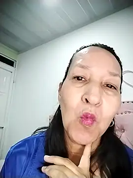 Snapshot of RosseLaure chatting on July 2, 2026, 2:55 am RosseLaure online show from July 2, 2026, 2:55 am