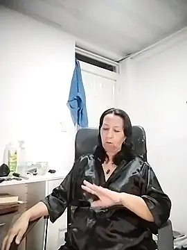 Snapshot of RosseLaure chatting on July 17, 2026, 1:45 am RosseLaure online show from July 17, 2026, 1:45 am