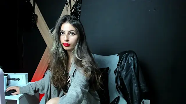 GoddesLeila online show from May 13, 2026, 3:09 pm