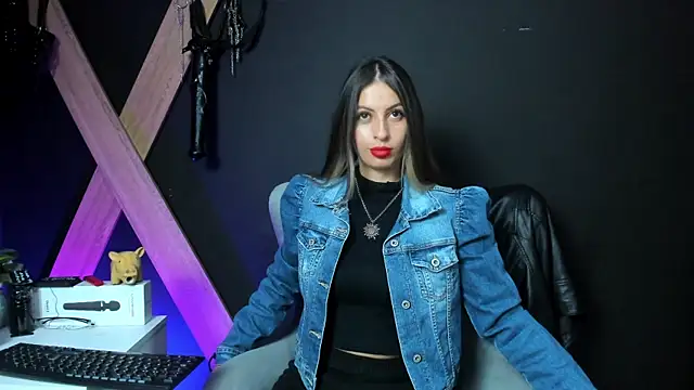 GoddesLeila online show from May 21, 2026, 4:25 pm