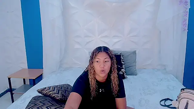mayli marie online show from May 2, 2026, 11:32 pm